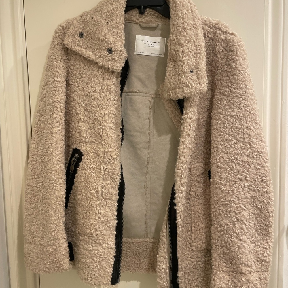 ZARA Cozy Cream Sherpa Jacket
